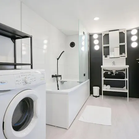 Charming And Quiet On The Main Boulevard Appartement La Madeleine (Nord)