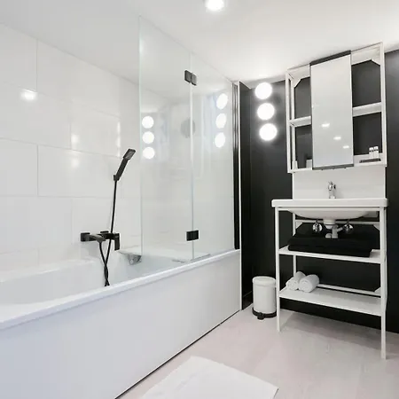 Appartement Charming And Quiet On The Main Boulevard La Madeleine (Nord)
