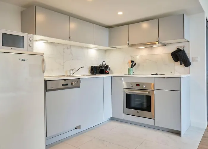 Charming And Quiet On The Main Boulevard Apartment
